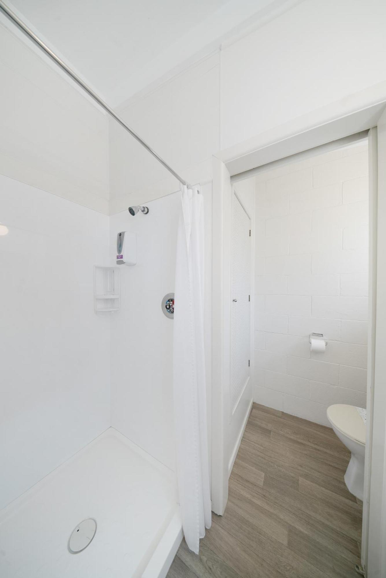 Tahoraiti Viking Lodge Motel חדר תמונה